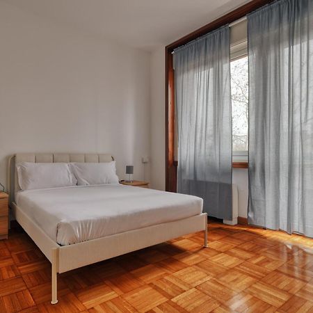 Joivy Chic 3-Bed Flat Near Colonne Di San Lorenzo ميلان المظهر الخارجي الصورة