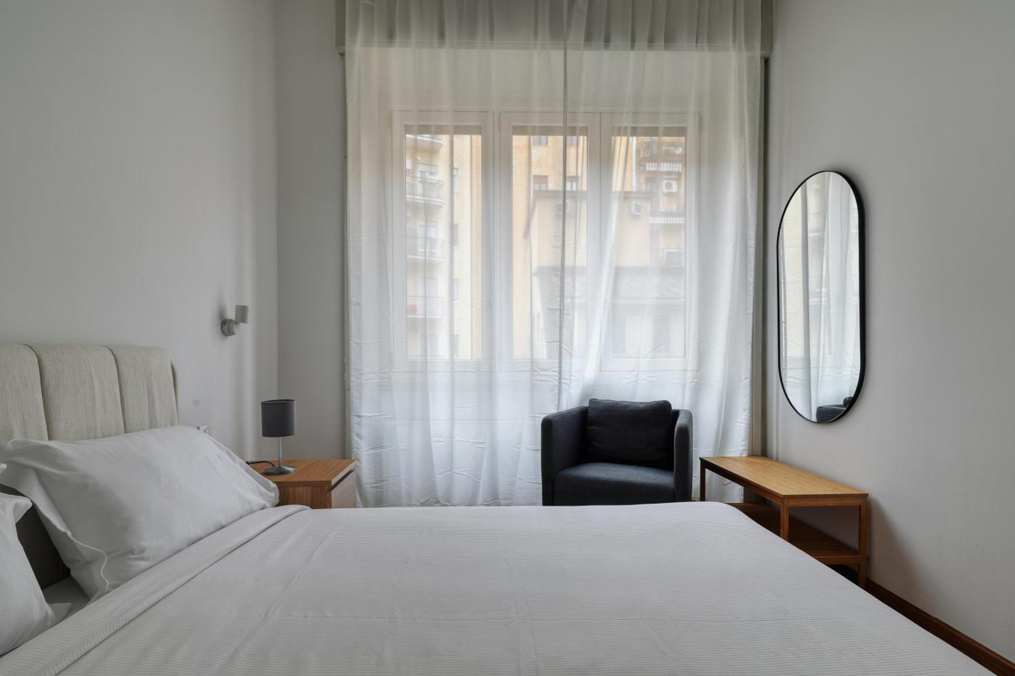 Joivy Chic 3-Bed Flat Near Colonne Di San Lorenzo ميلان المظهر الخارجي الصورة