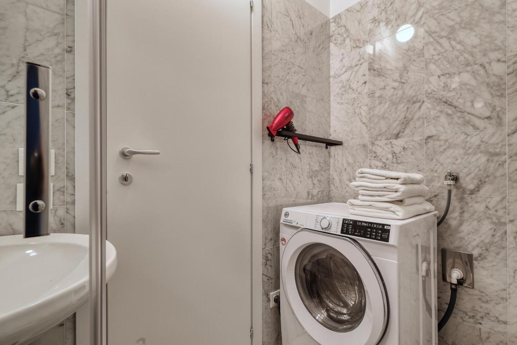Joivy Chic 3-Bed Flat Near Colonne Di San Lorenzo ميلان المظهر الخارجي الصورة